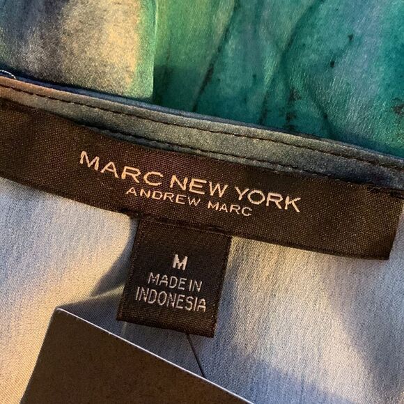 MARC NEW YORK, medium NWT, V neck, oversized sleeves, scrunch elastic waist - Picture 5 of 15